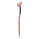 Cheek-Hugging Highlight Brush 120